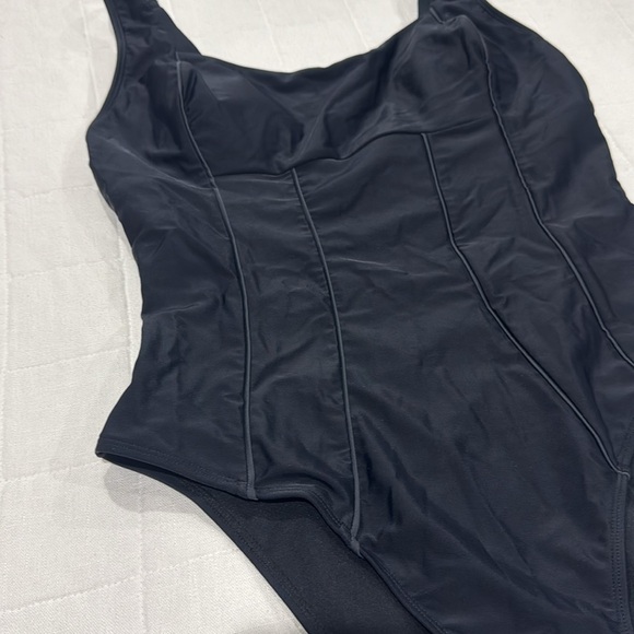 Cupshe Black Swimsuit - Picture 5 of 13